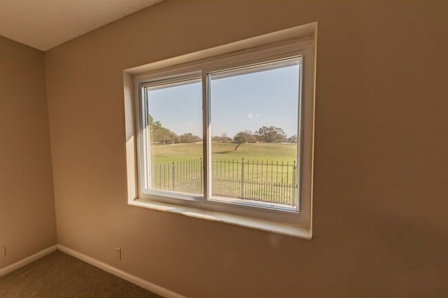 Building Photo - 673 Augusta Rd