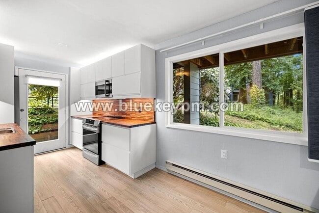 Building Photo - 2 Bed, 1 Bath Condo at Franciscan Condomin...
