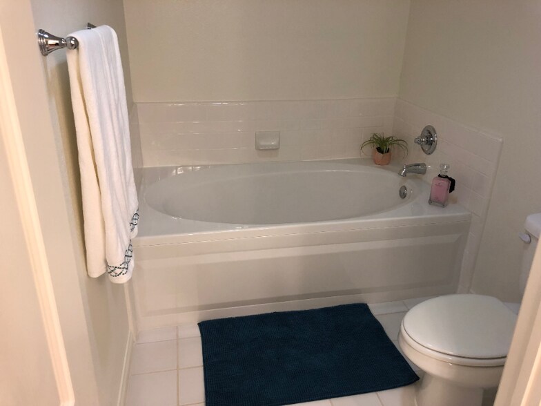 Building Photo - 8700 Glenoaks Blvd