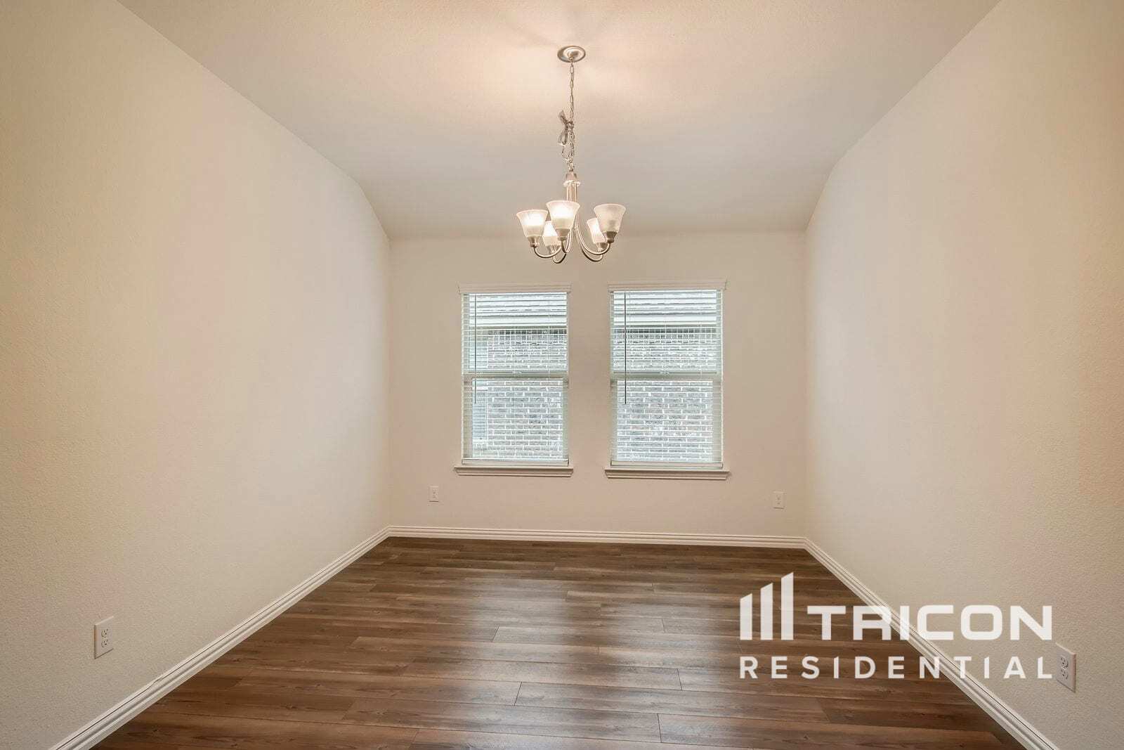 Building Photo - 1348 Renoir Dr