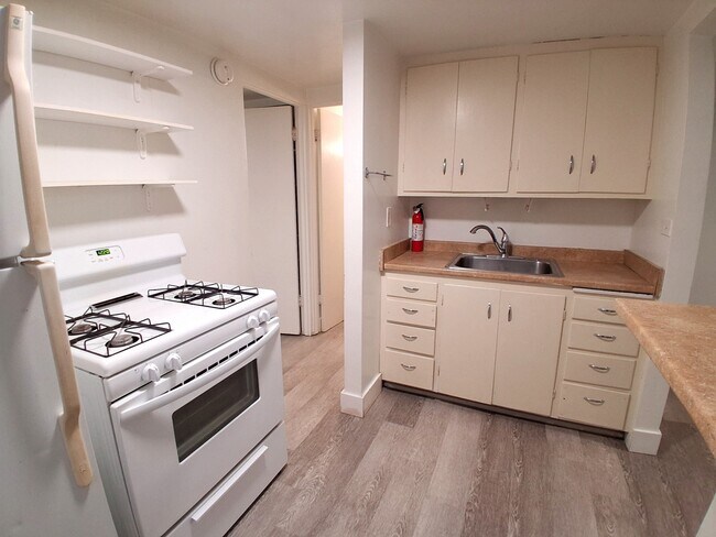 Building Photo - 775 E 820 N