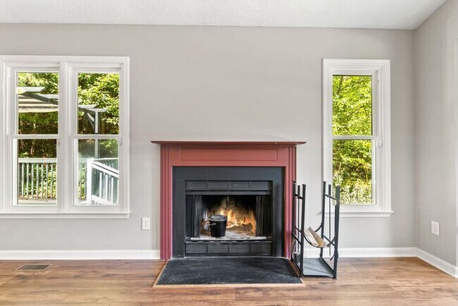 Building Photo - 3294 Florida Dr