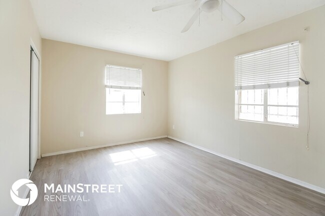 Building Photo - 1647 W Pima St