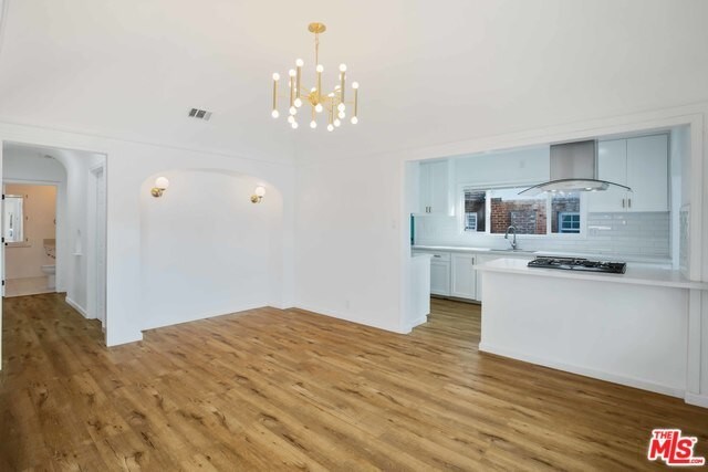 Building Photo - 1851 W 81st St