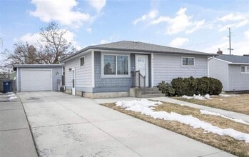 Building Photo - 6215 N Cedar St