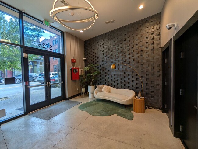 Building Photo - 2 Bedroom 2 Bathroom Condo at the Lawrence...