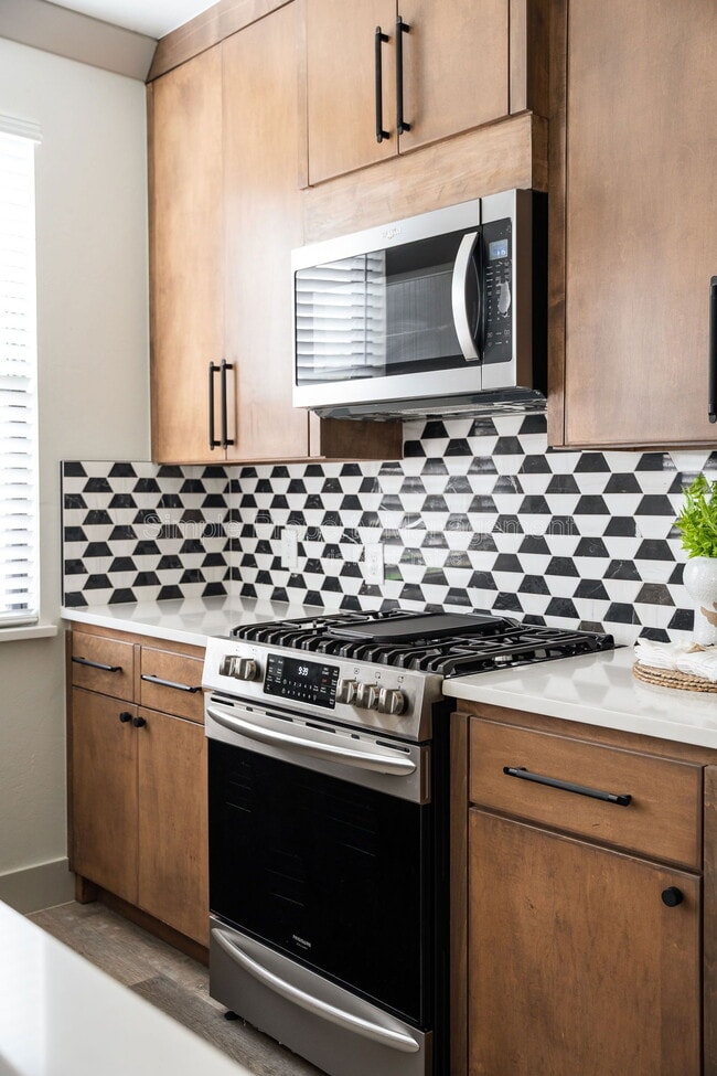 Building Photo - 1801 NW 39th St