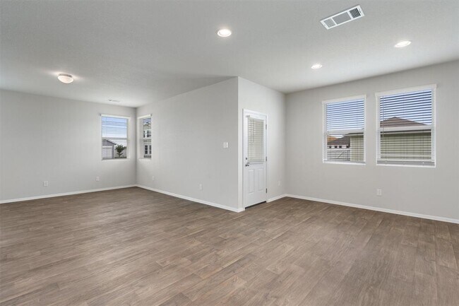 Building Photo - 101 Keltic Dr