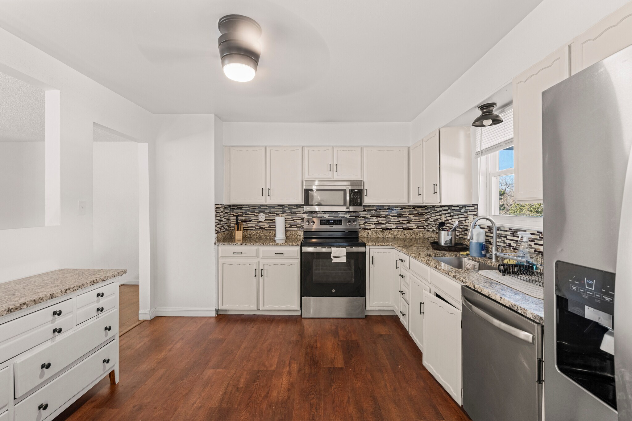 Building Photo - 4612 S Carefree Cir