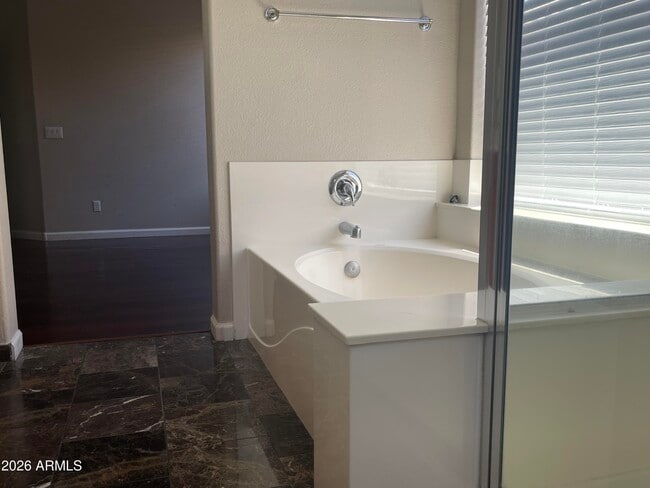Building Photo - 844 S Roca Ct