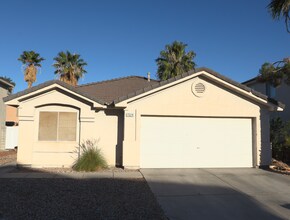 Building Photo - Single Story remodeled home