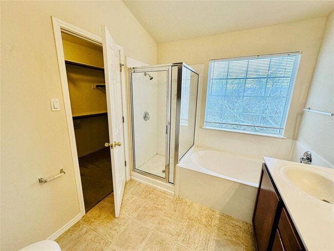 Building Photo - 16216 Castletroy Dr