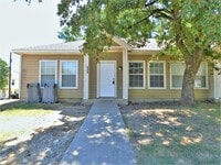 Building Photo - 5992 Robinwood Ln