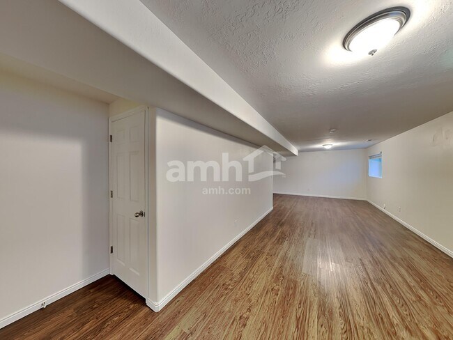 Building Photo - 3354 W 500 N