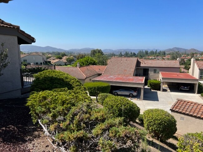 Building Photo - Oaks North Townhome with Views