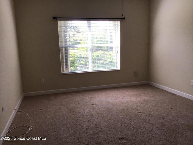 Building Photo - 6008 Van Ness Dr