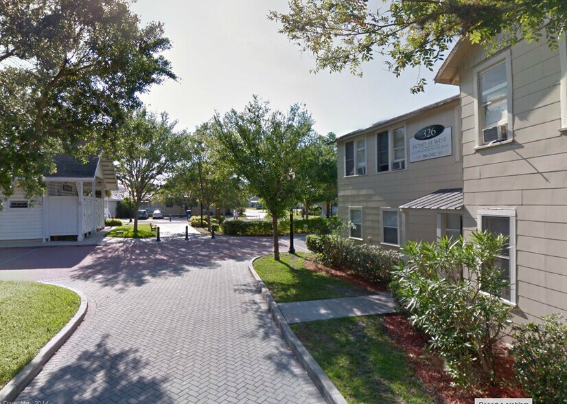 Primary Photo - 326 W Honey St