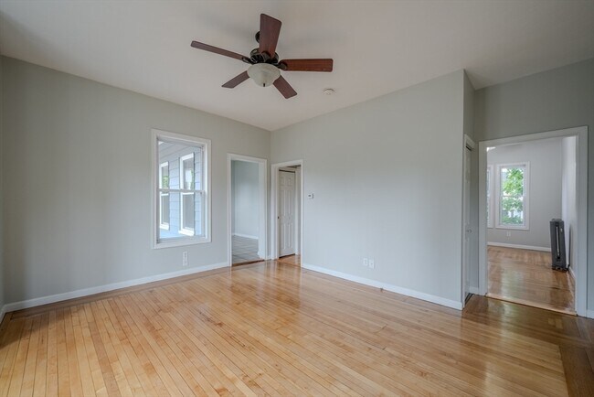 Building Photo - 117 Stevens St