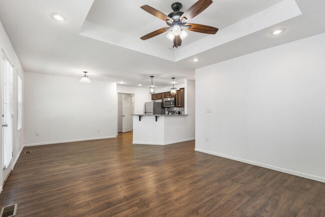 Building Photo - 2303 W Bridlewood Trail
