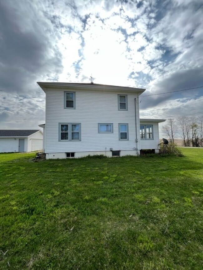 Building Photo - 3908 W Mineral Point Rd