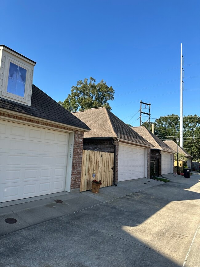 Building Photo - 14321 Villa Grove Dr