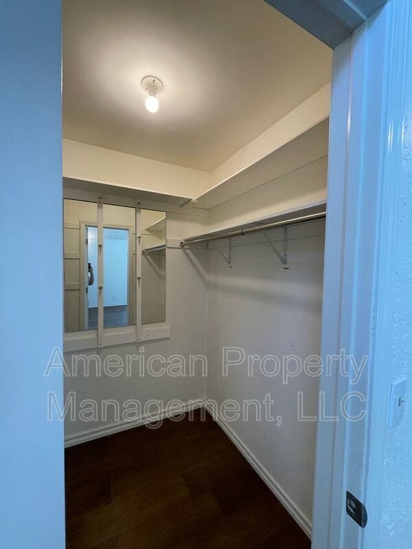 Building Photo - 3711 E 108th St