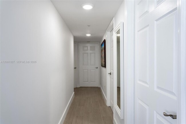 Building Photo - 16711 Collins Ave