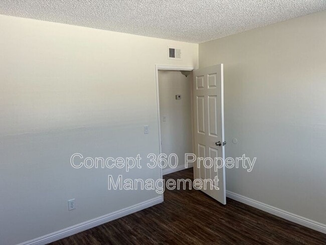 Building Photo - 4087 Farquhar Ave