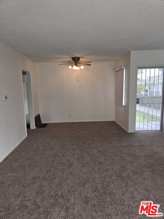 Building Photo - 6243 S Fairfax Ave