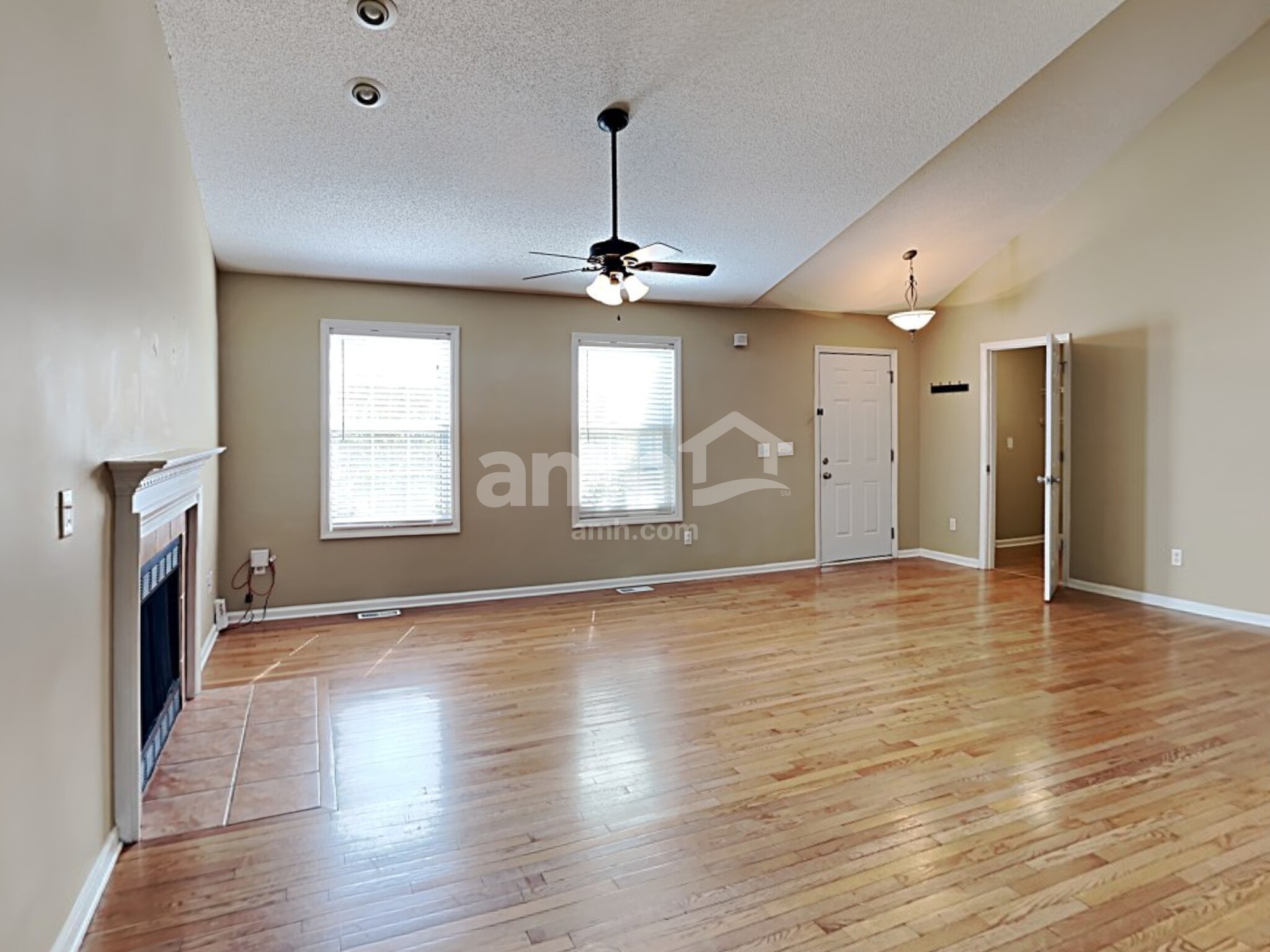 Building Photo - 4001 Mantua Way