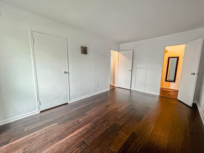 Building Photo - A Gorgeous 1 Bed 1 Bath Unit With Patio In Edsall Bluff - ALL Utilities Included!