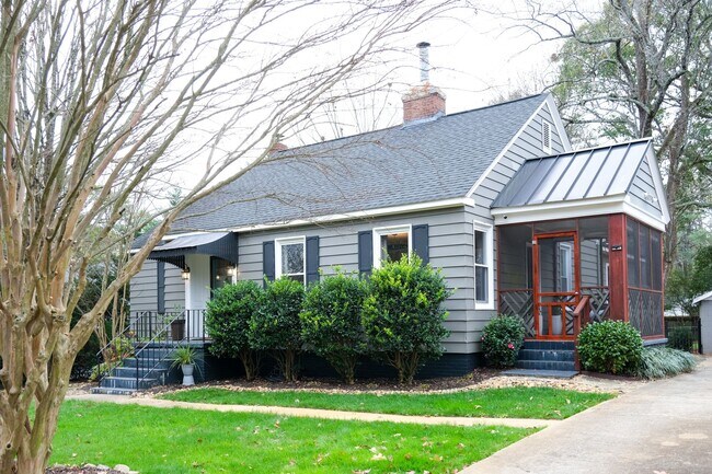 Building Photo - Charming 3 Bedroom, 2 Bath Home in Prime Greenville Location!