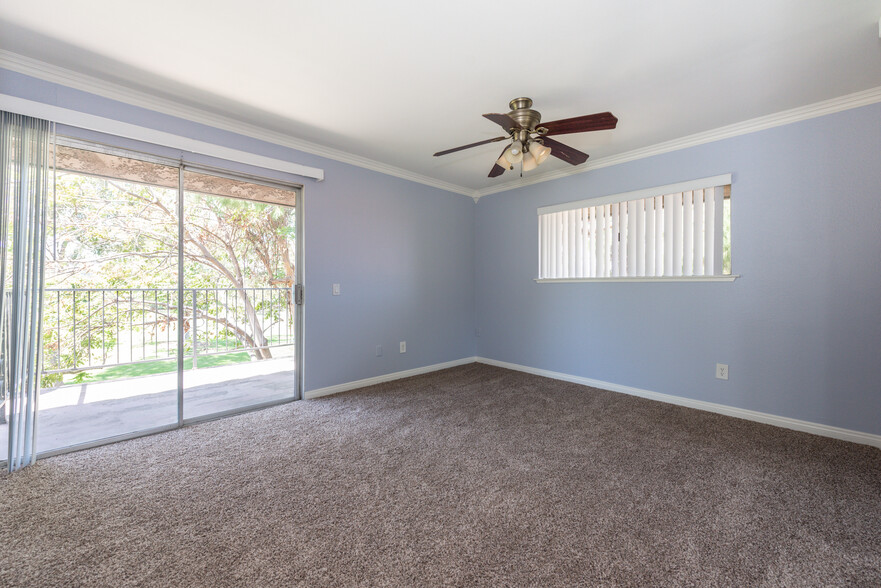 Master Bedroo, - 1554 Border Ave