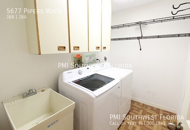 Building Photo - 5677 Pipers Waite