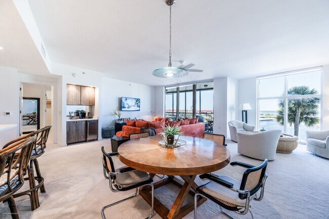 Building Photo - EXECUTIVE VACATION RENTAL