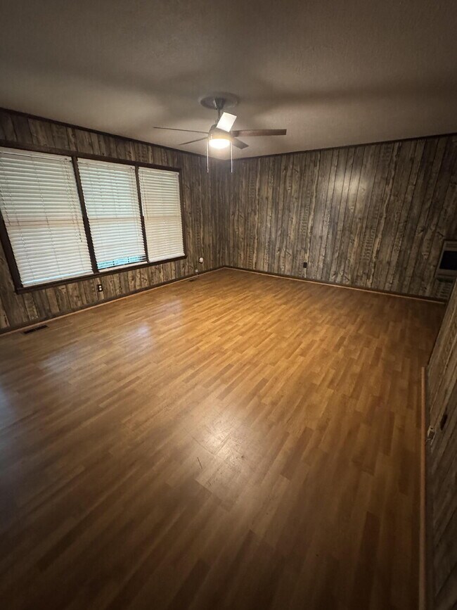Building Photo - "Charming 3-Bedroom Home with 2 Full Baths in Rainsville – 1,410 Sq. Ft. of Cozy Comfort!"