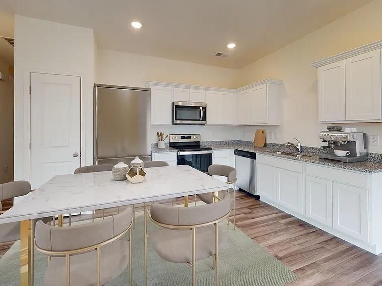 Building Photo - 203 Fenchurch Wy