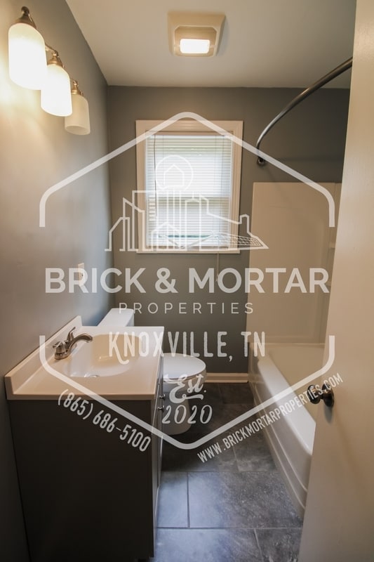 Building Photo - 624 Milligan St