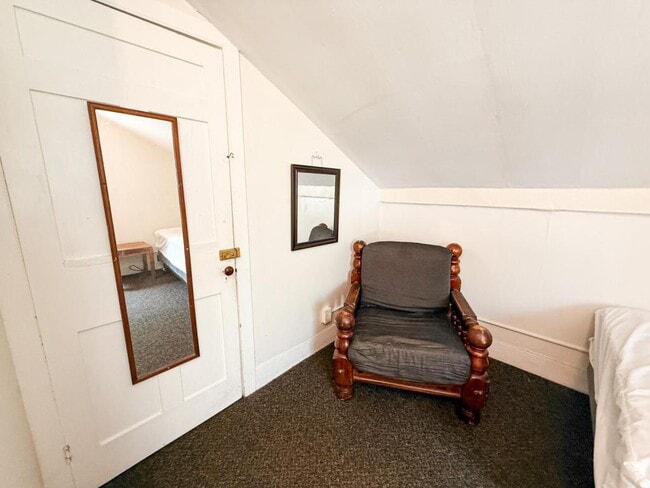 Building Photo - 422-424 E State St Ithaca