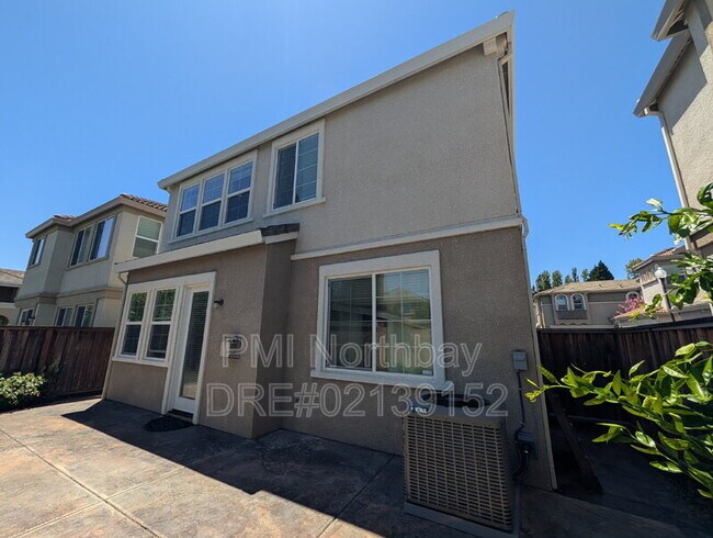Building Photo - 564 Primitivo Ct