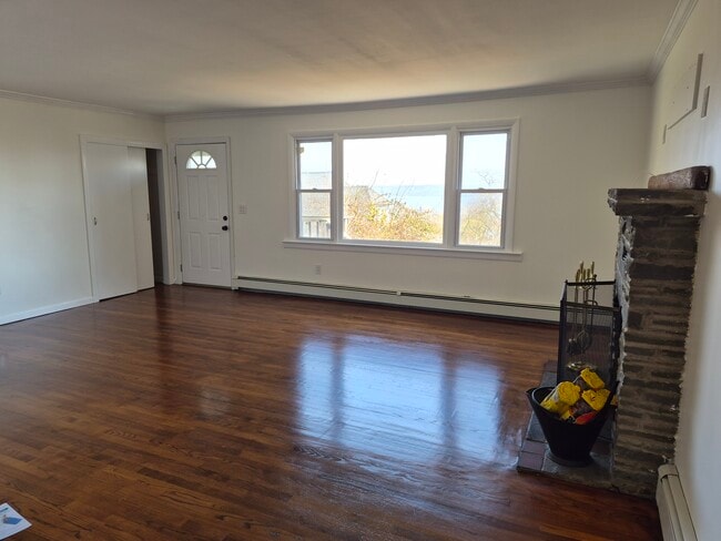 Building Photo - 27 Oakwood Dr