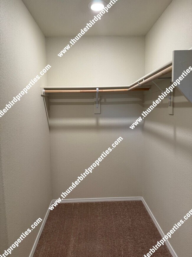 Building Photo - Beautiful 4 bedroom home near KAFB