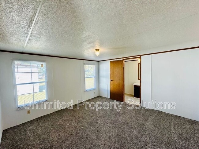 Building Photo - 120 Zack Cir