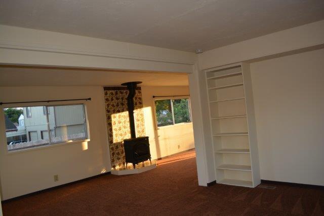 Building Photo - Sweet in-town mobile, very cute 1 bedroom