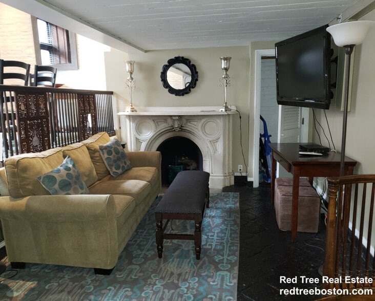 Building Photo - 115 Beacon St