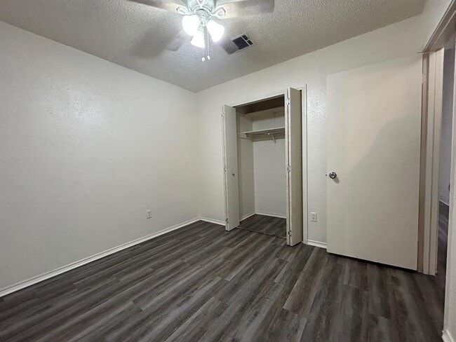 Building Photo - 5927 Kevin Kelly Pl