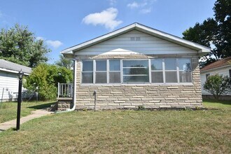 Building Photo - Mishawaka- near Bethel University, shoppin...