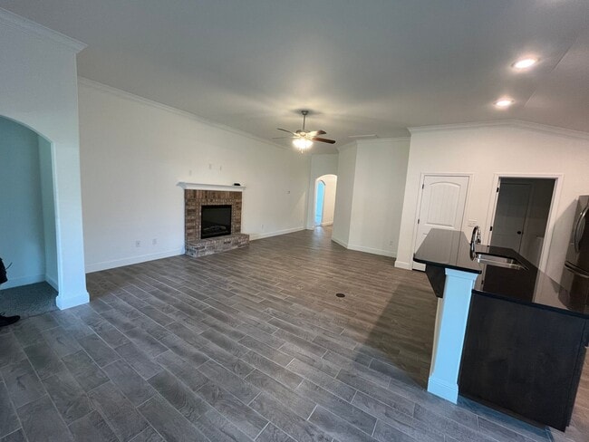 Building Photo - 380 Fox Cir