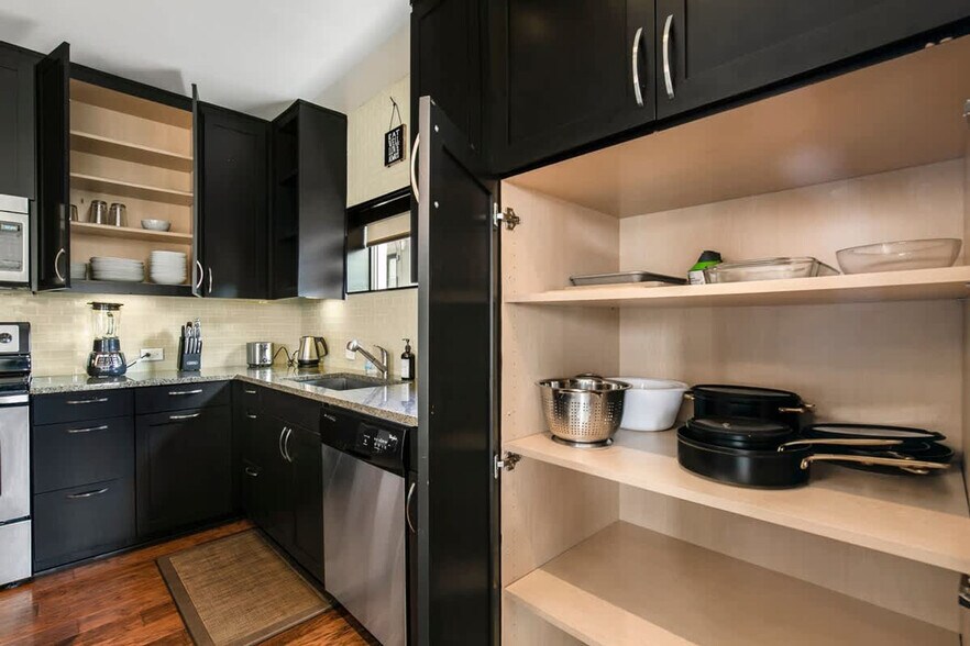 Building Photo - 101 Bowen St