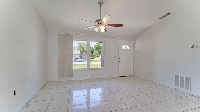 Building Photo - 637 Mesilla Dr